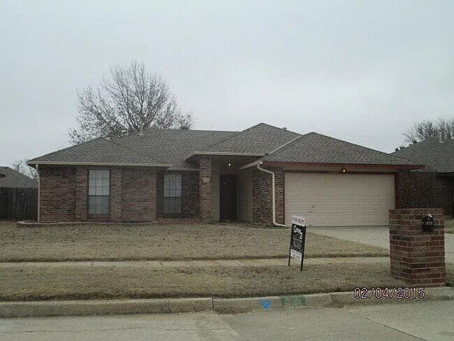 Beautiful home in the Oakwood East Subdivi... - Beautiful home in the Oakwood East Subdivi...