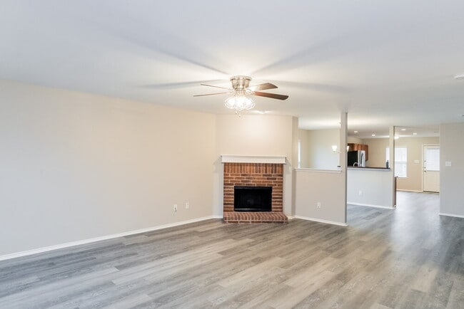 516 Silver Leaf Dr