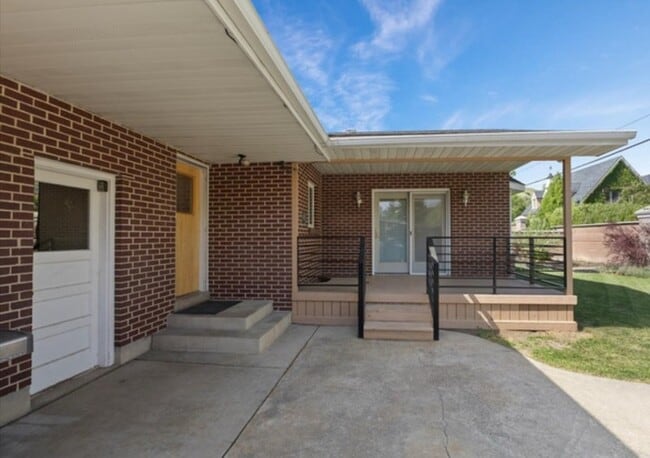 Photo - 376 Lauralin Dr