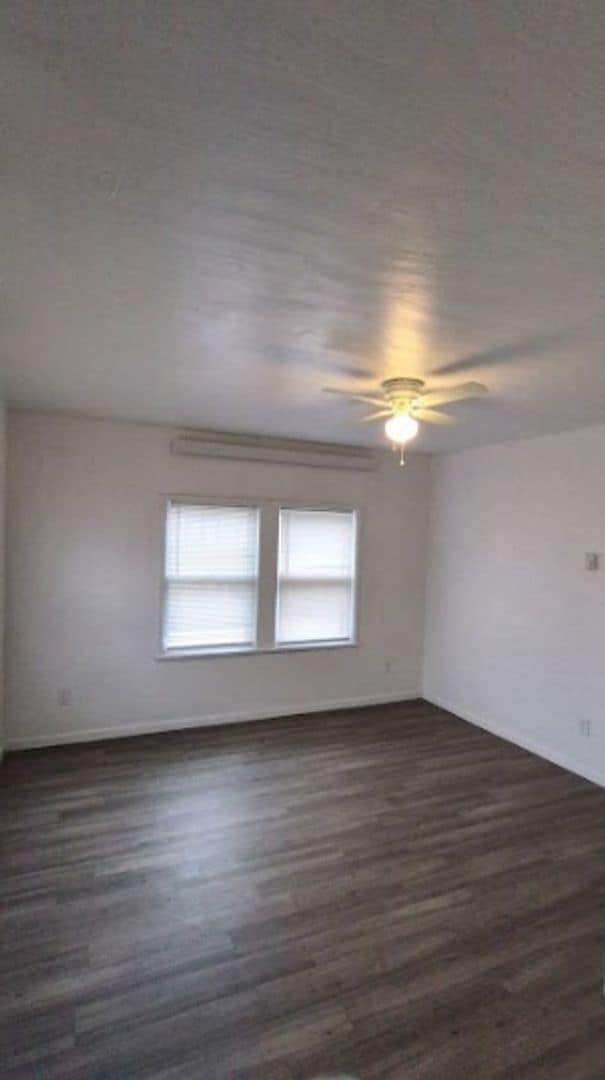 Photo - 135 SE 45th St Unit Apt B