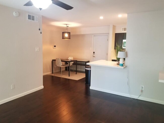 Photo - 4633 Wild Indigo St Condo Unit 559