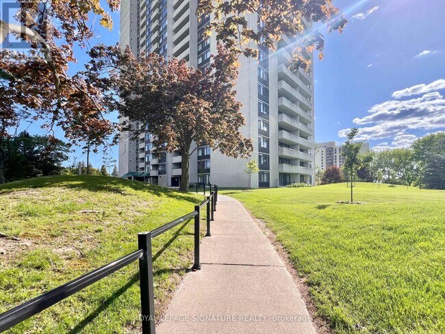 Photo - 3300 Don Mills Rd. Unité 503