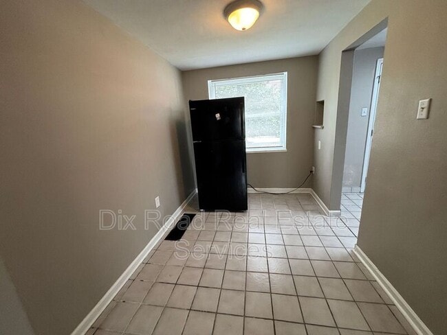 Photo - 237 Ryburn Ave