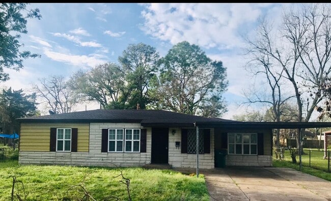 Building Photo - 509 Bluebonnet Dr