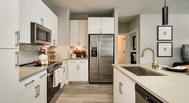 Photo - 16717 Westpark Dr Unidad B5D