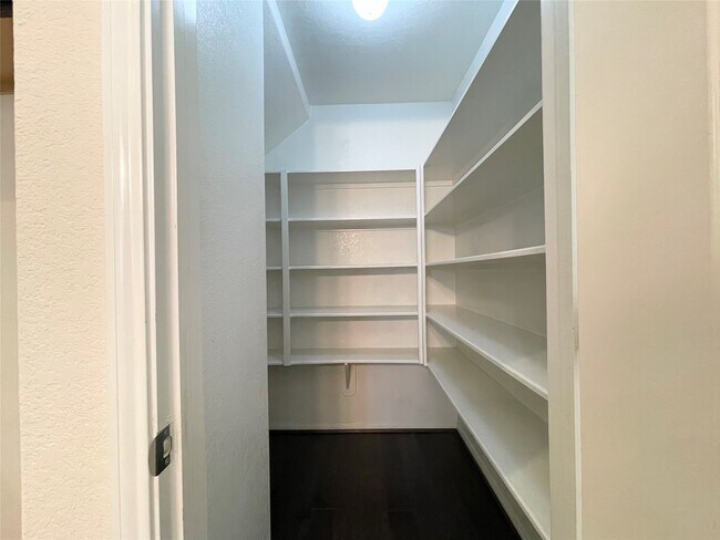 Photo - 3010 Overbrook Meadow Ln