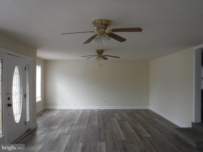 Photo - 10051 Dupont Blvd