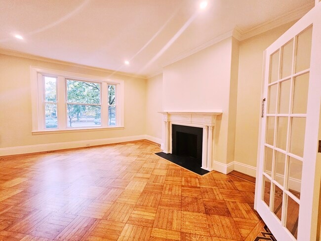 Building Photo - 1726 Beacon St Rental