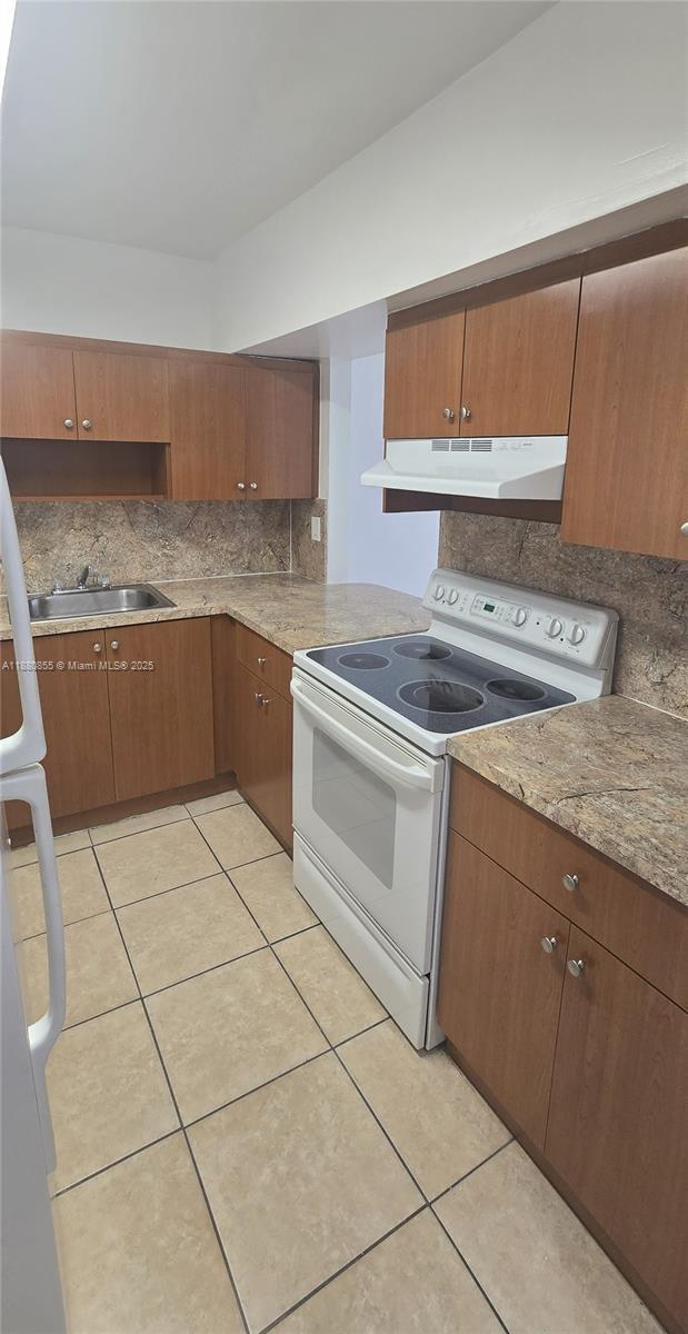 Building Photo - 11110 SW 196th St Unit 212 Rental