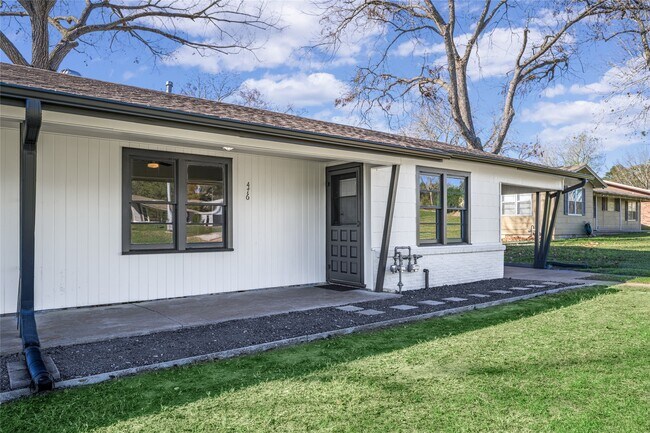 Photo - 476 Ellinger Rd