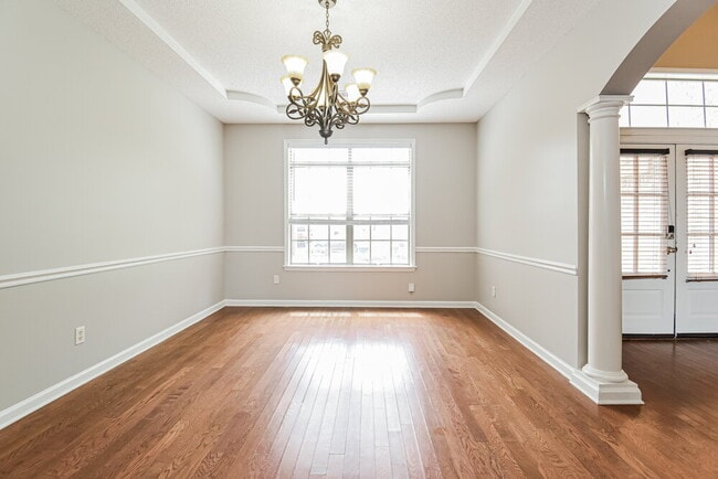 Photo - 7568 Espie Cove