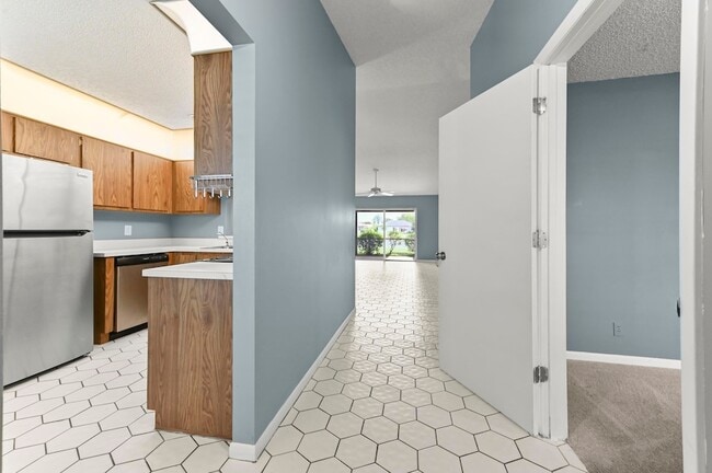 Photo - 8495 Lakepoint Ct