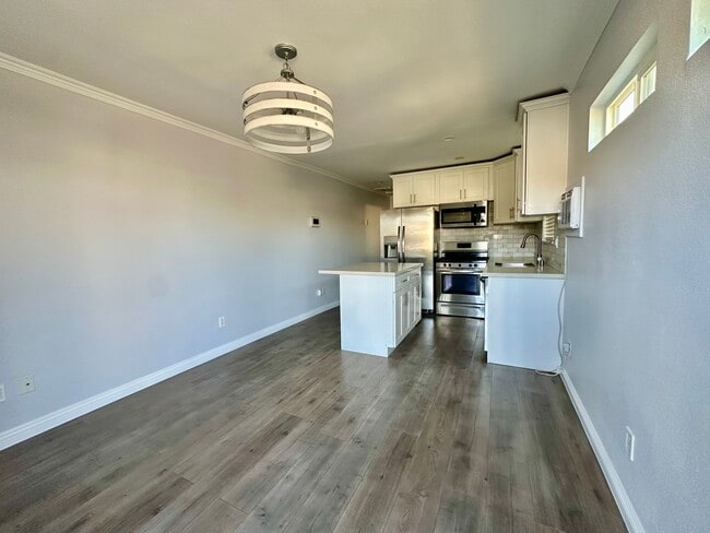 Photo - 4315 Kenwood Ave