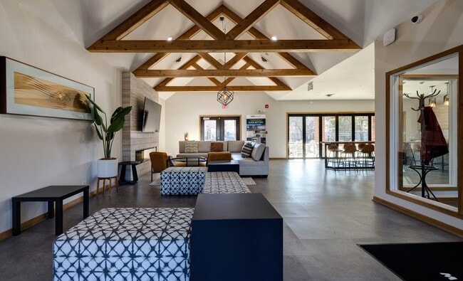 Photo - Deer Valley Apartments