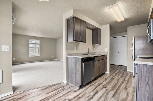 Photo - Lakepoint at Inland Shores