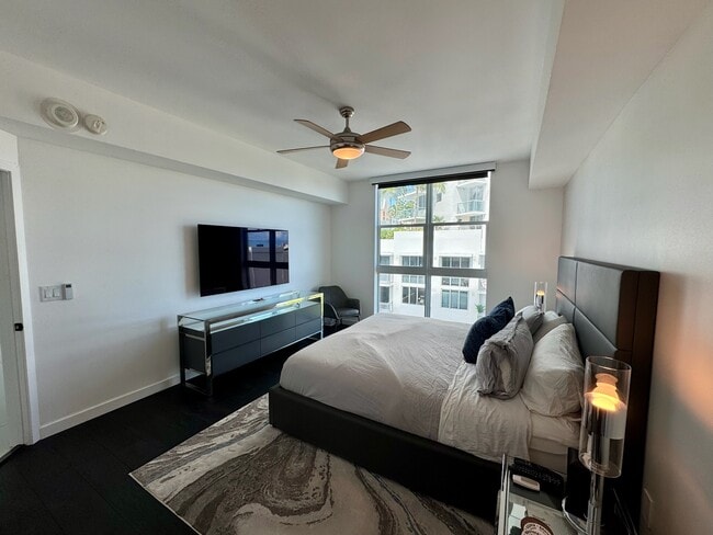 Photo - 111 SE 8th Ave