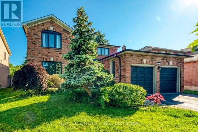 Photo - 524 Blenheim Cres