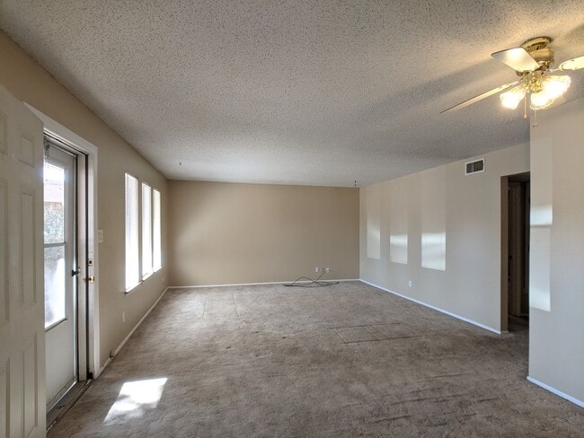 Photo - Two Bedroom in Colonial Park