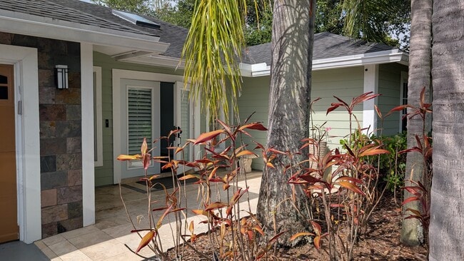 Photo - 382 NW 35th Ln