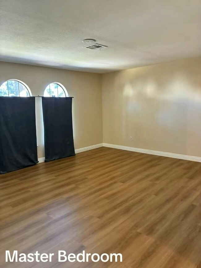 Photo - 609 Spyglass Ln