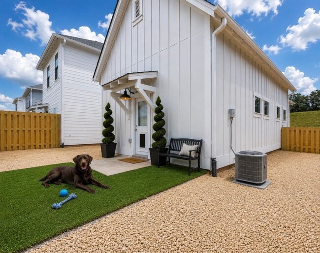 Photo - 1 Bedroom home with Fenced Backyard!