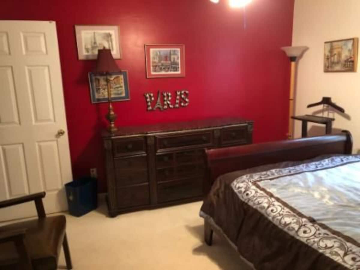 bedroom w large closet - 4654 Riveredge Cv