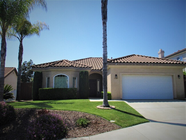 Building Photo - Stunning 3 Bedroom/ 2 Bath North Escondido Home!