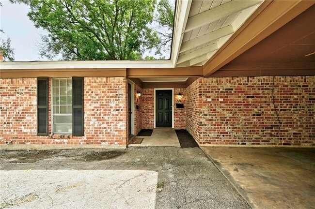 Photo - 2009 Greenbrook Pkwy