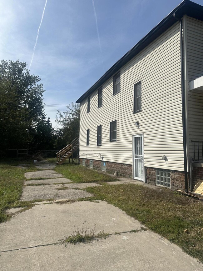 Photo - 18089 Saint Aubin St