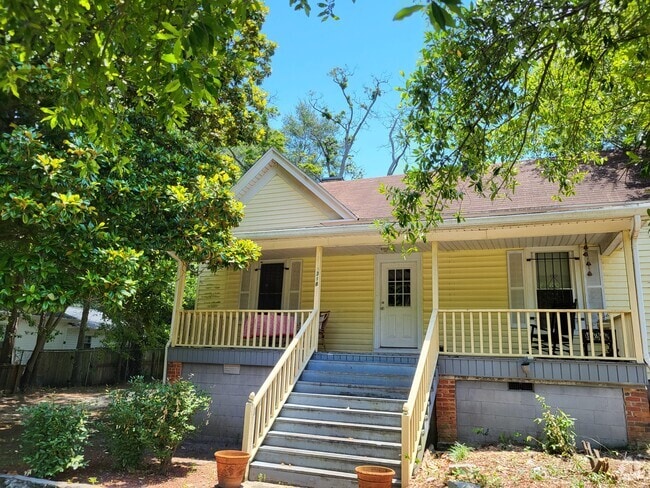 Building Photo - 318 Chesterfield St N Rental
