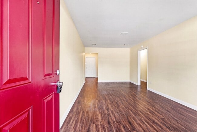 Photo - 10227 Glenmawr Dr