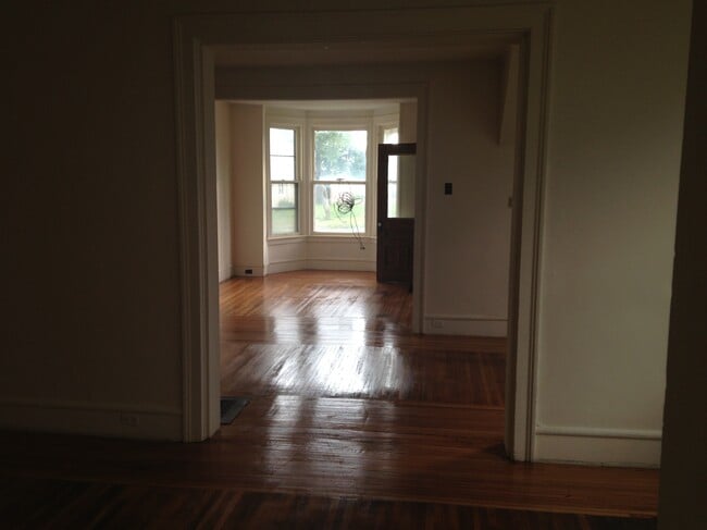 173 W 5th St