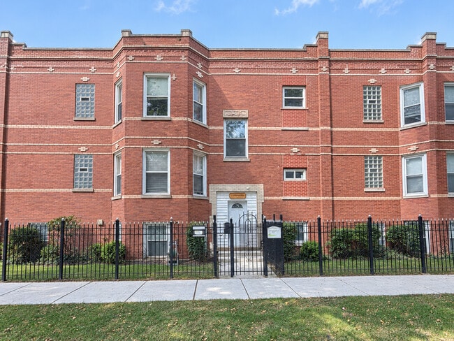 Building Photo - 3902 W Belden Ave Unit 2