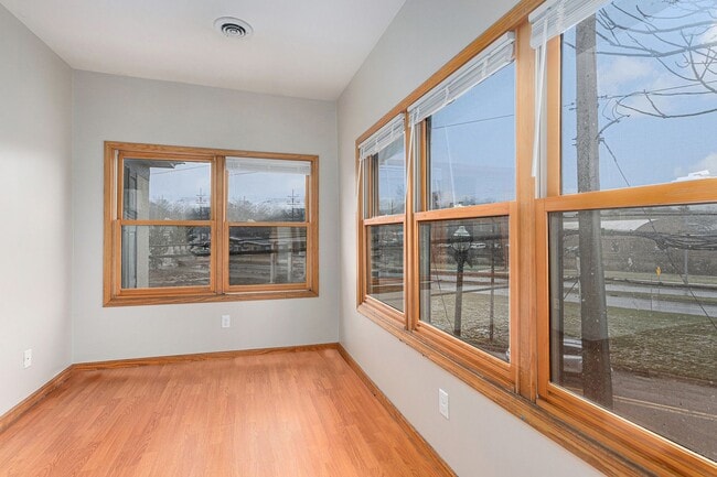 Photo - West Lovell 2-Bed/1-Bath upstairs apartment, 789 sq. ft. - Ask about our Security Deposit Alterna... Unit 3