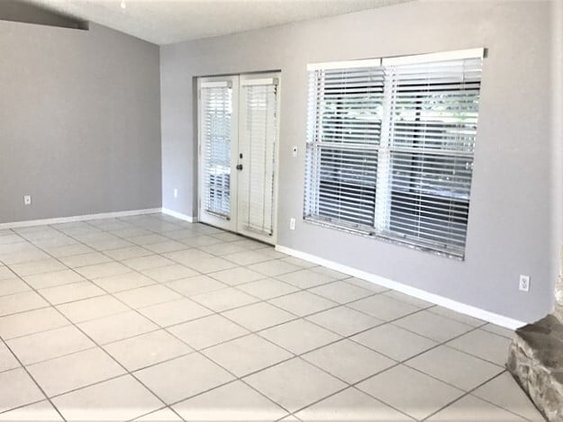 Photo - 805 Topaz Dr