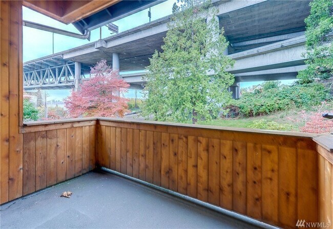 Photo - 4032 Pasadena Pl NE