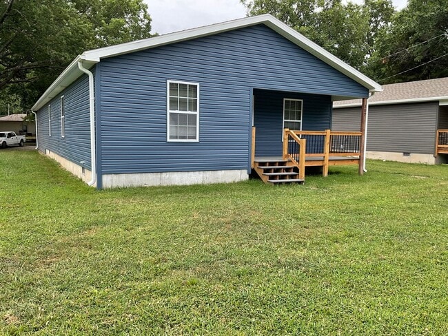 Photo - PRE LEASING- AVAILABLE JUNE 10TH - 3 Bedroom/2 Bathroom House In Frontenac