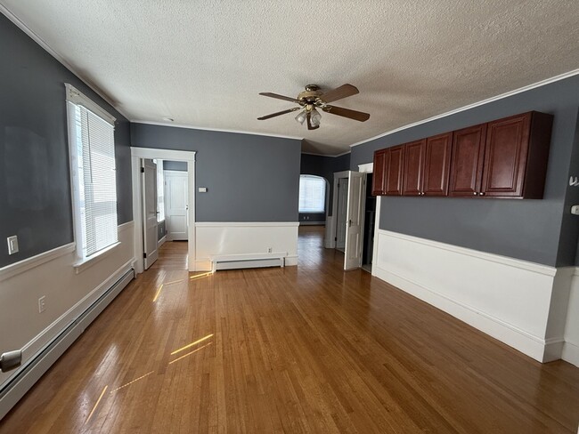 Building Photo - 949 Locust St Unit #1 Rental