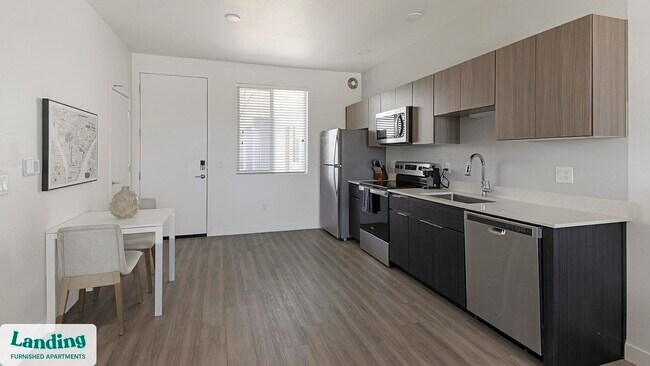 Photo - 2323 N 150th Dr Unidad C-3072.1405337