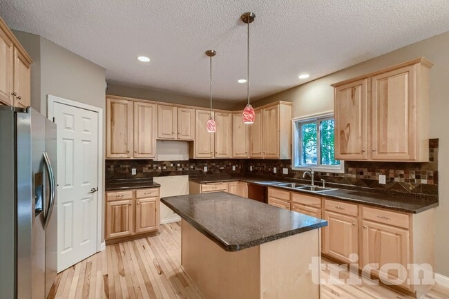 Photo - 2207 Raspberry Ct