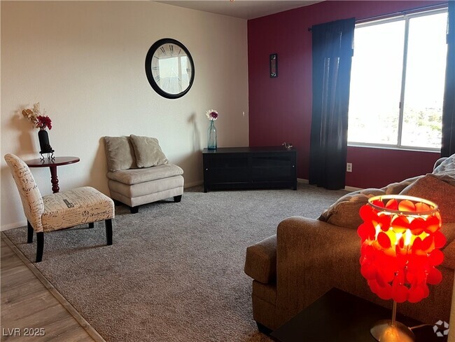 Building Photo - 2064 Mesquite Ln Unit 304 Rental