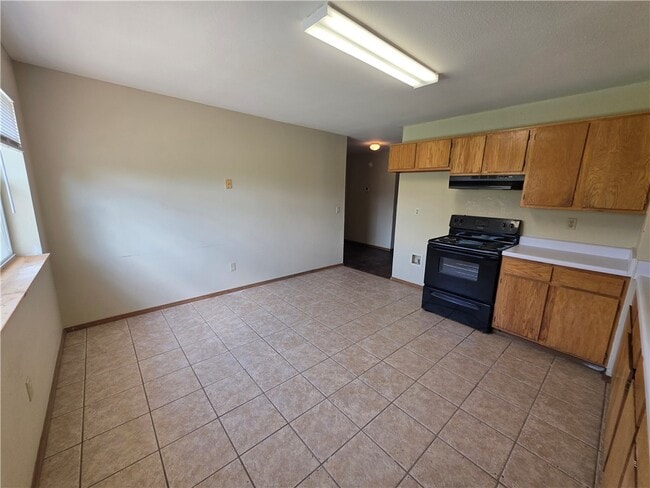 Photo - 2430 W Gum St