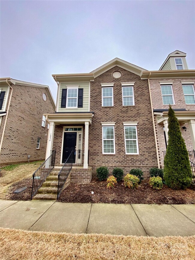 Photo - 1234 Assembly St Townhome