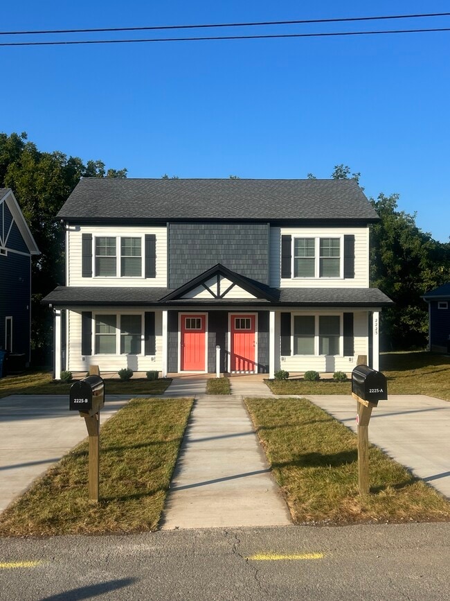 Off street parking w/driveway for two vehicles - 2225 Kenwood Blvd SE Unit B