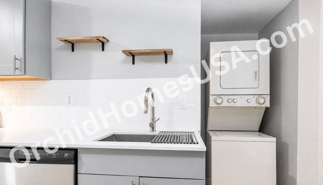 516 N Roosevelt Ave Unit Casita