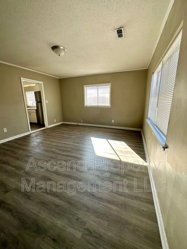 Photo - 508 Buckley St