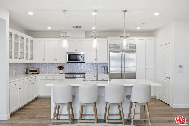 Building Photo - 12510 W Fielding Circle Unit 6