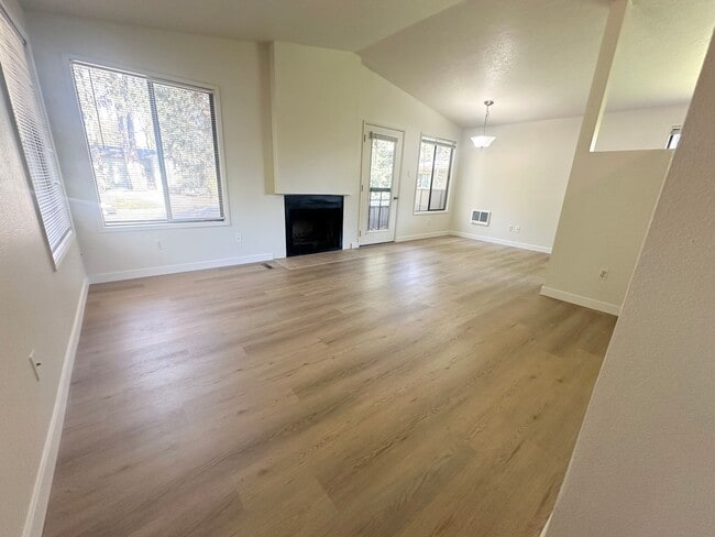 Photo - Lake Oswego Refreshed 2nd Story 2 bed/1 bath Condo- W/S/G Included