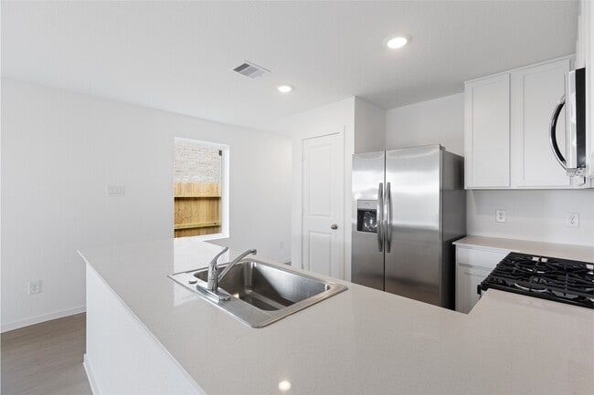 Building Photo - 16854 Great Highlands Dr