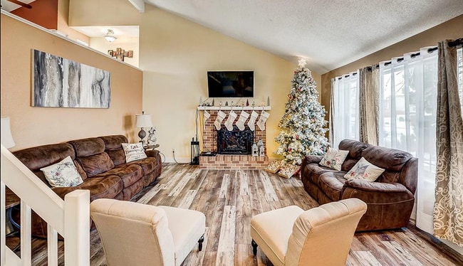 Photo - 504 S Laredo Cir